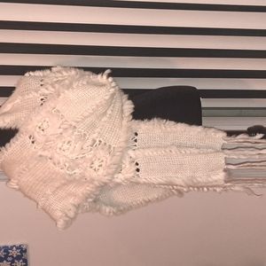 Vintage 8 ft long white fox fur wrap/scarf